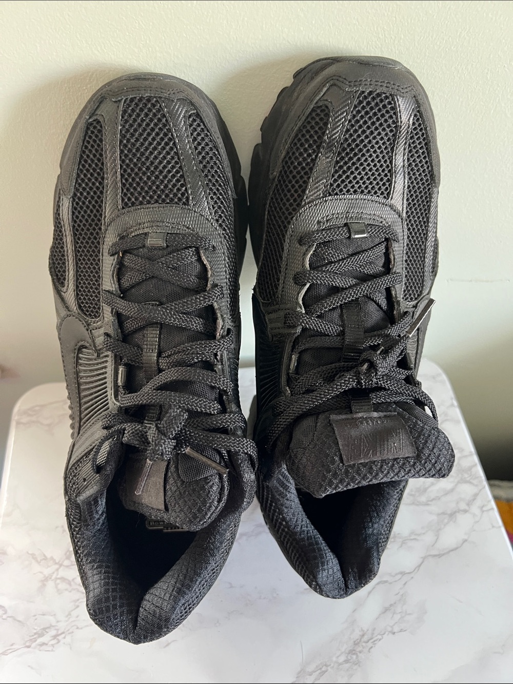 Nike Men's All-Black Mesh Athletic Sneakers